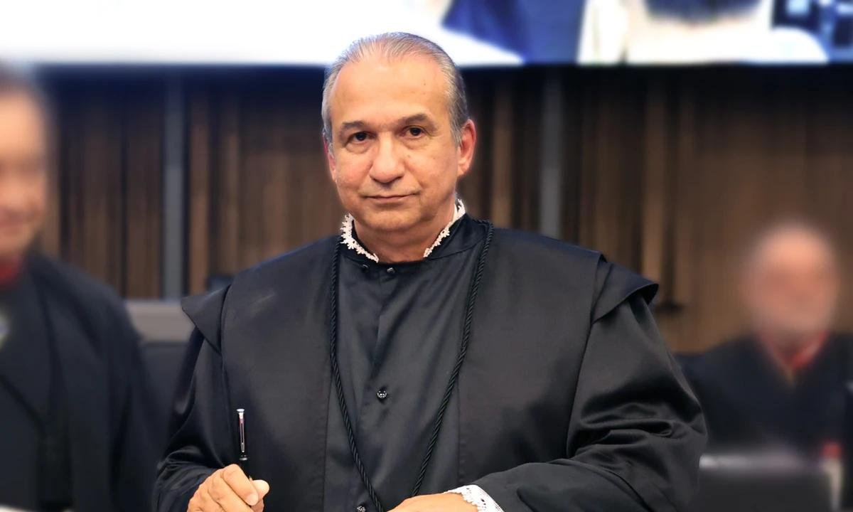 Desembargador afastado pelo CNJ continuará recebendo salário integral