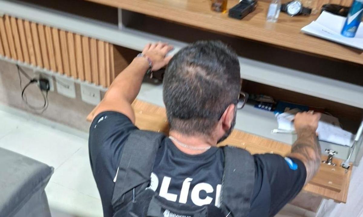 Polícia acha garota que fugiu de casa após conversar com homem em jogo