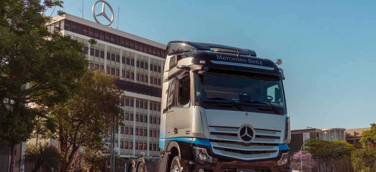 Caminhões: Mercedes lidera ranking de 2025; Volvo e Scania sentem o peso da queda