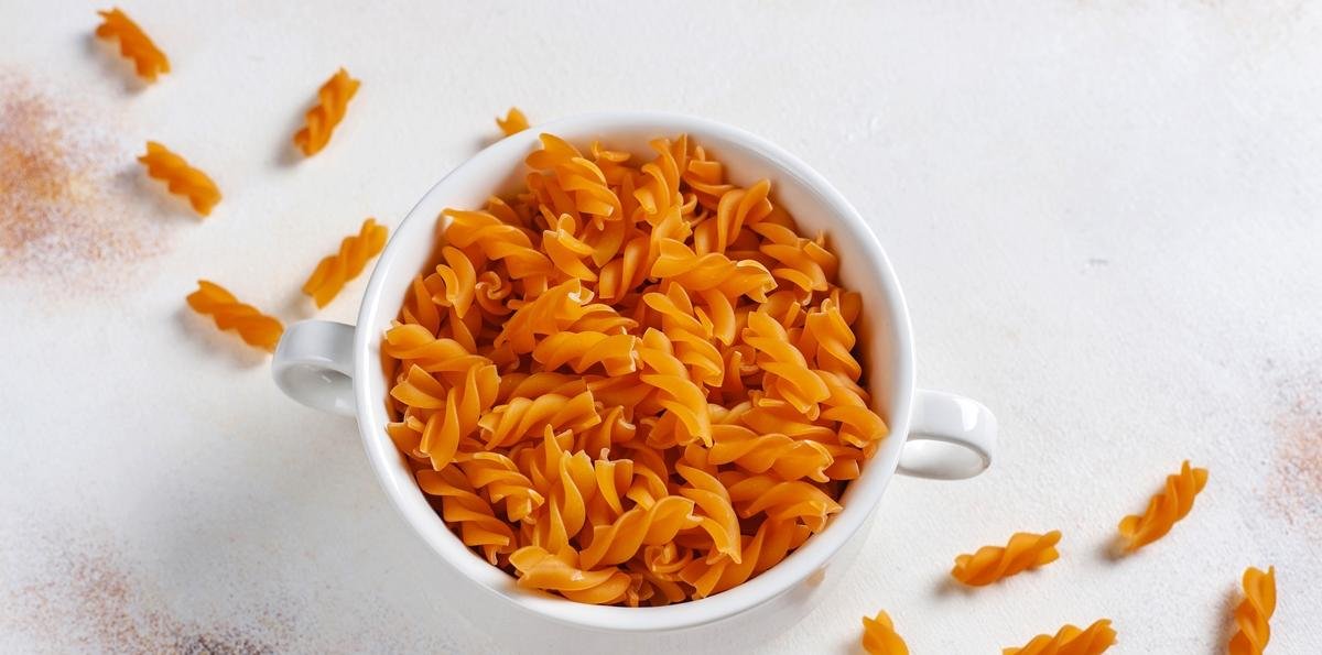 Salgadinho de macarrão na air fryer: teste a receita viral do TikTok