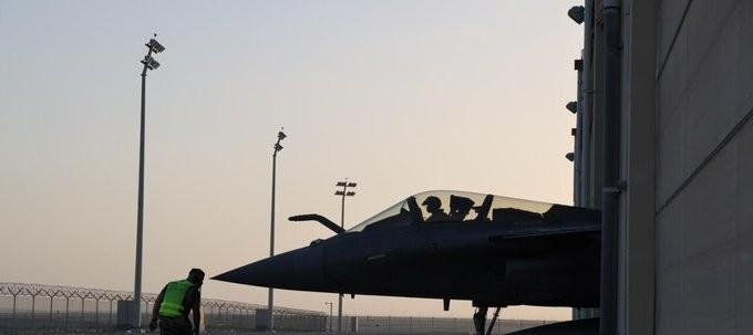 França mobiliza caças sobre os Emirados Árabes Unidos para proteger suas bases militares