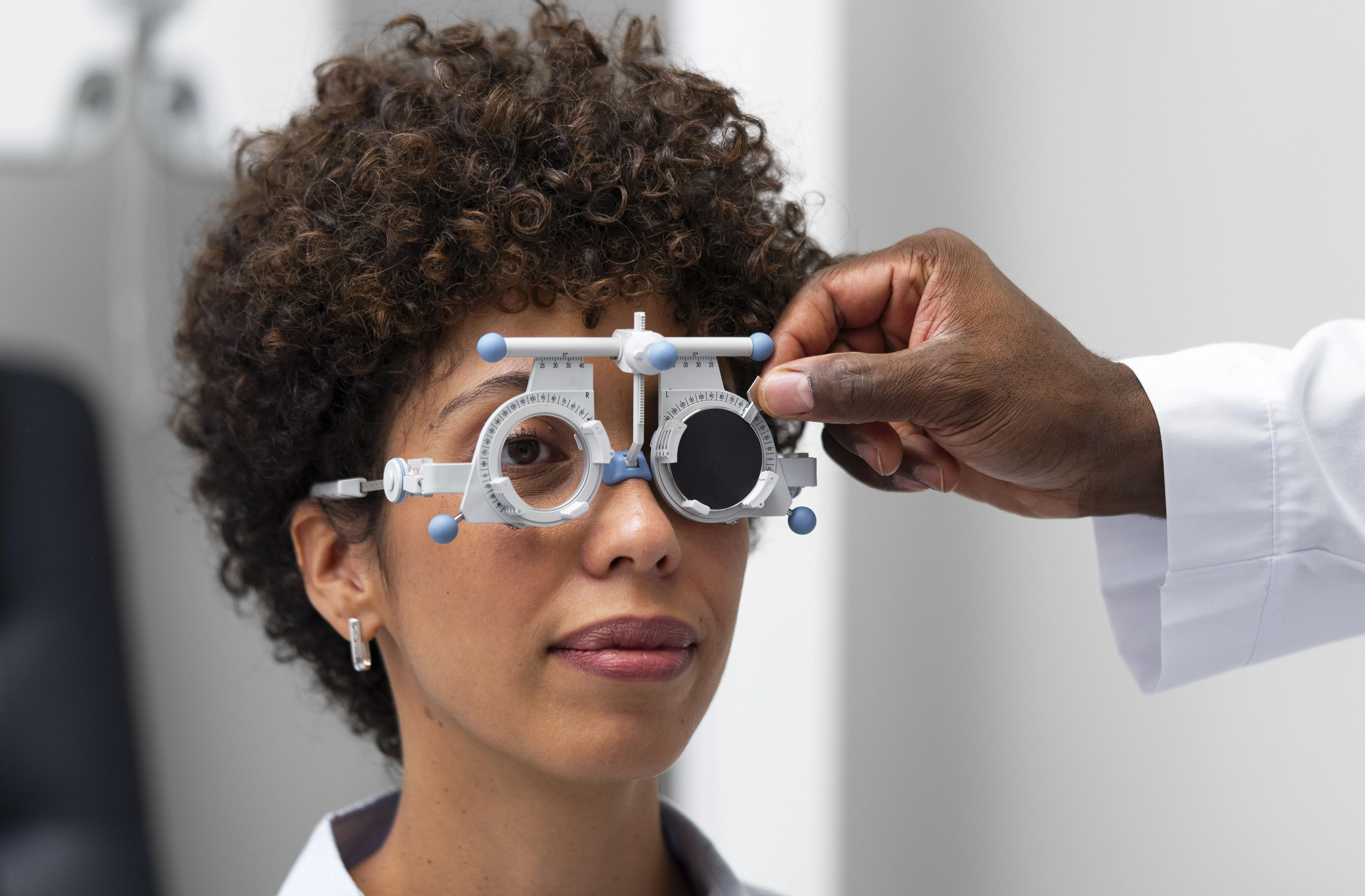 Exames de visão podem prever demência até 12 anos antes, diz novo estudo