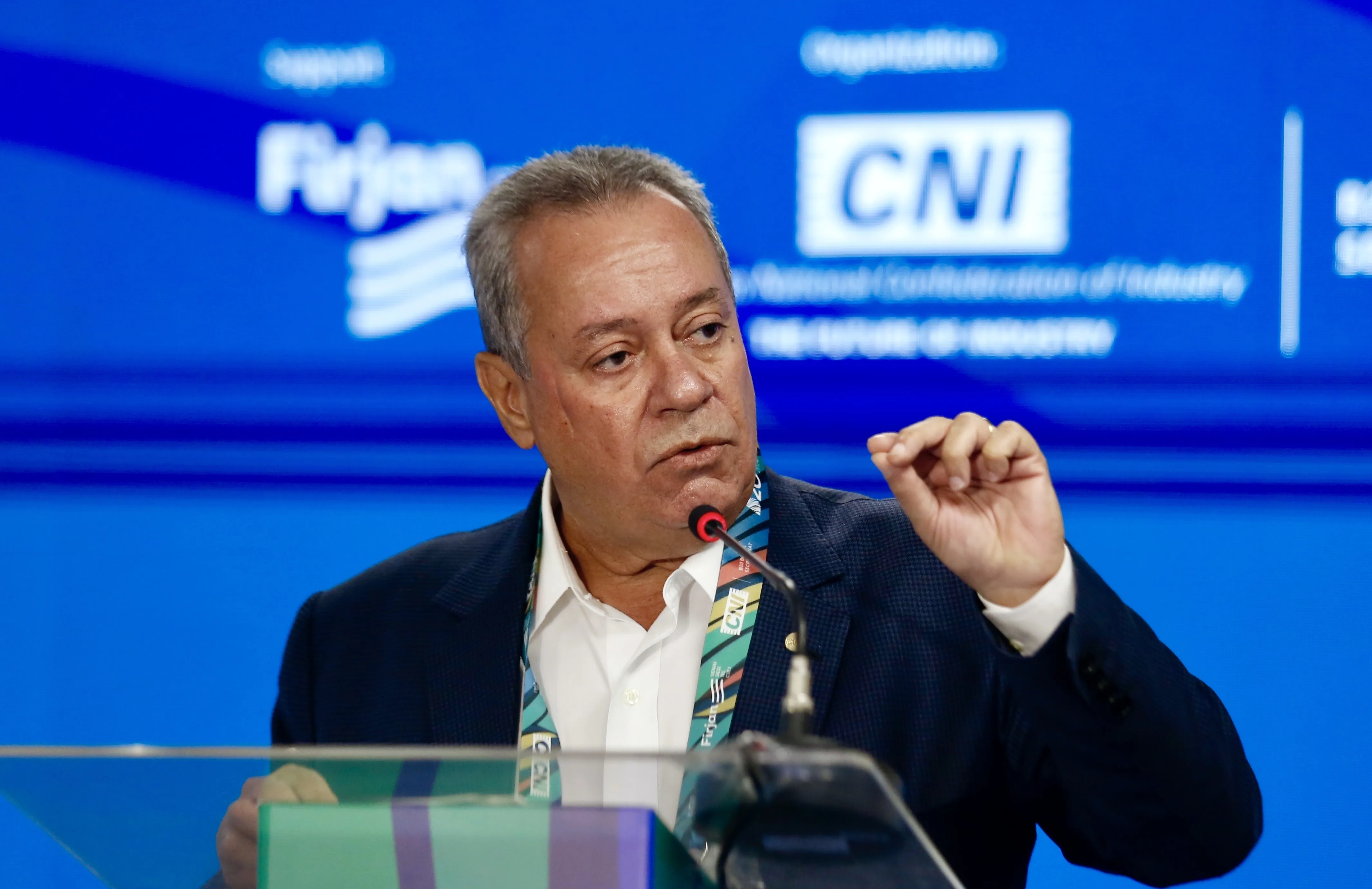 Indústria diz que tarifaço dos EUA prejudica competitividade brasileira e ameaça exportações