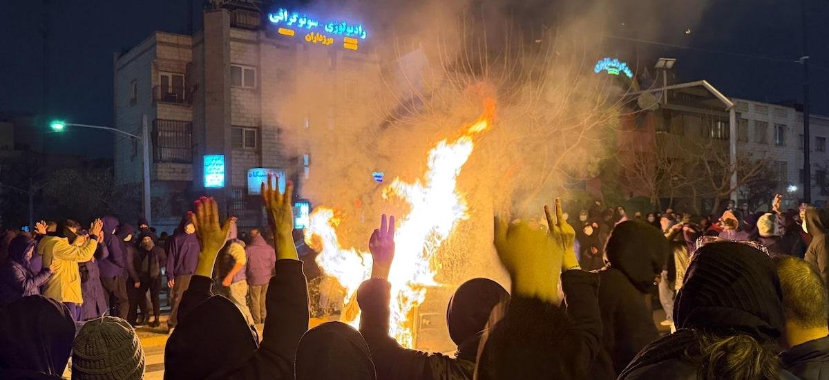 Irã vai enforcar manifestante em primeira execução ligada a protestos contra o regime