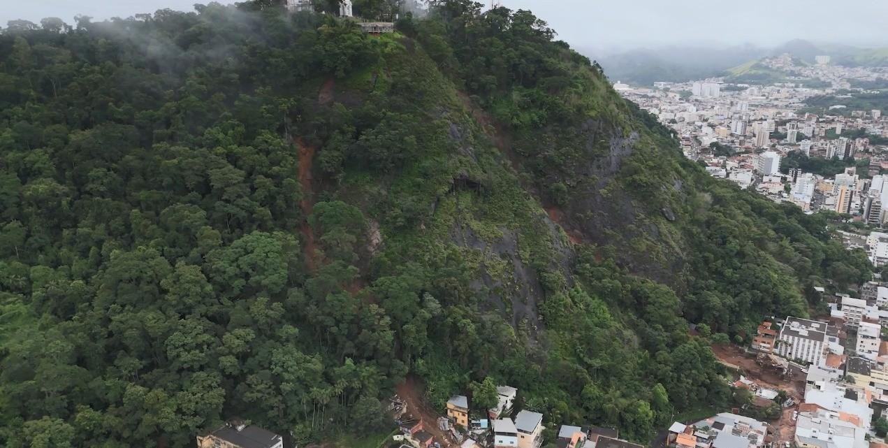 Morro do Cristo: entenda qual é a formação e porque parte dele caiu | G1