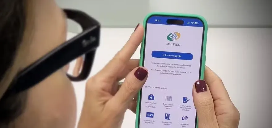 INSS paga primeira parcela do 13º salário de aposentados e pensionistas a partir de sexta-feira. Veja o calendário
