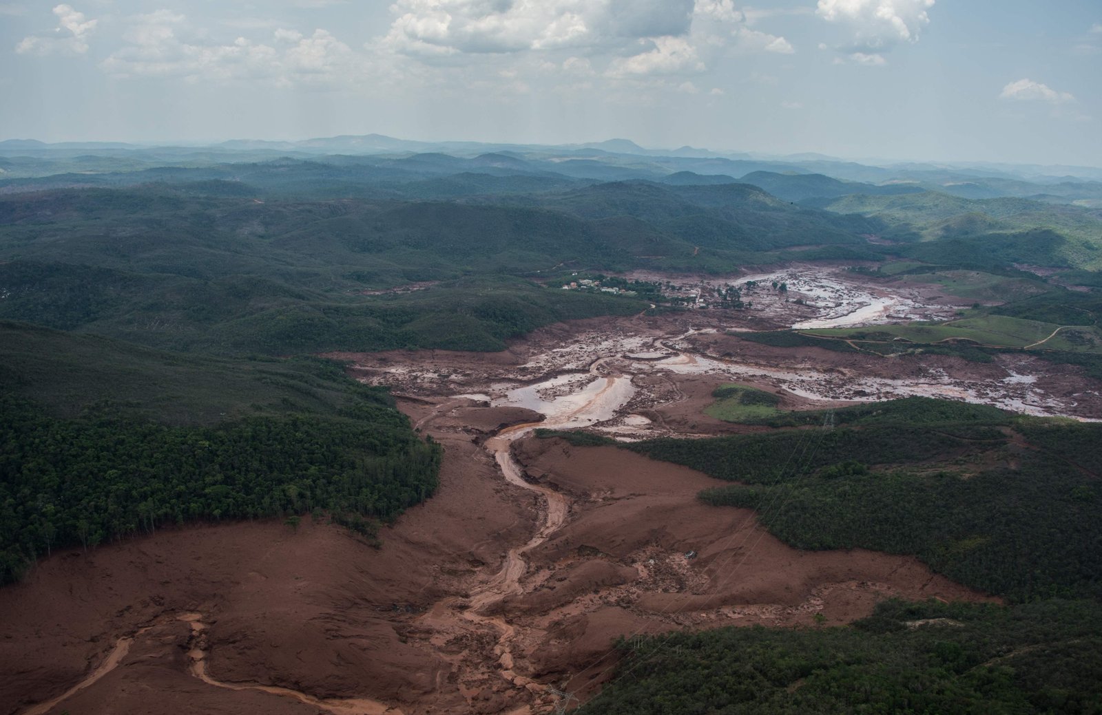 Novo julgamento pode reverter absolvições de envolvidos na tragédia de Mariana (MG)