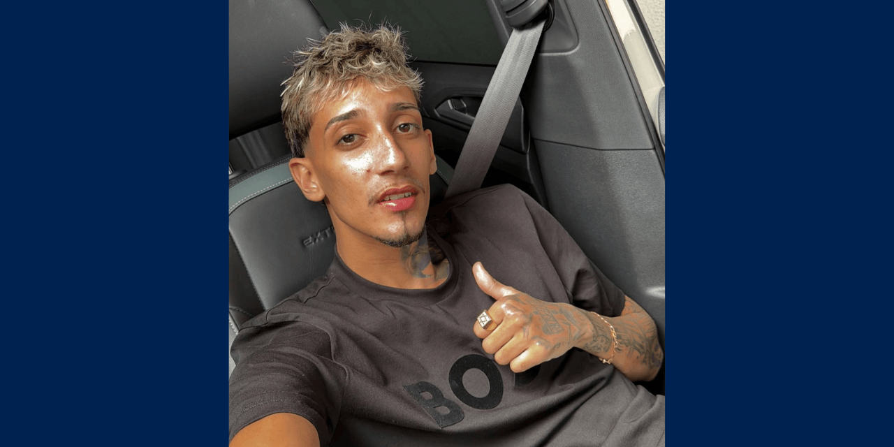 Influenciador reage a assalto e mata invasor na casa dele