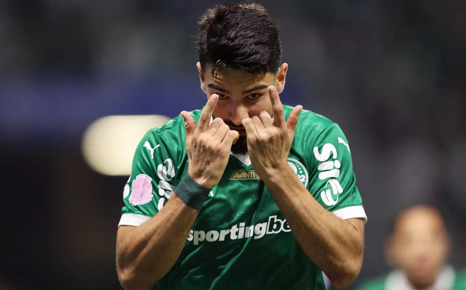 Flaco López não mudou comemoração após chegada de Lingard; entenda