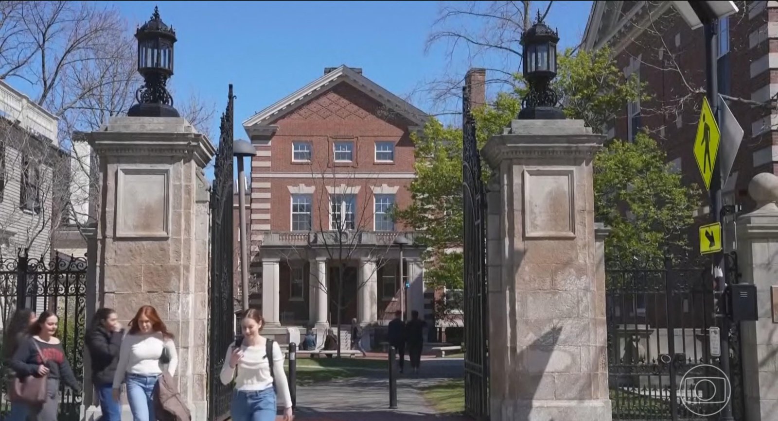 Trump exige que Harvard pague indenização de US$ 1 bilhão | G1