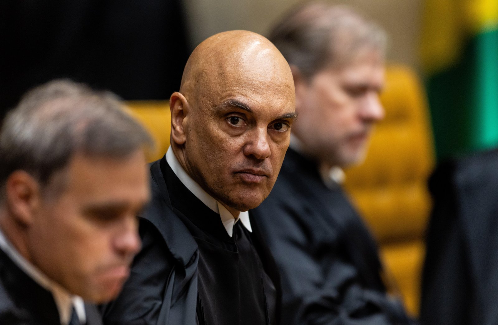 Moraes critica 'demonização de palestras', e Toffoli defende 'autocontenção' de juízes em meio a discussões sobre código de ética no STF