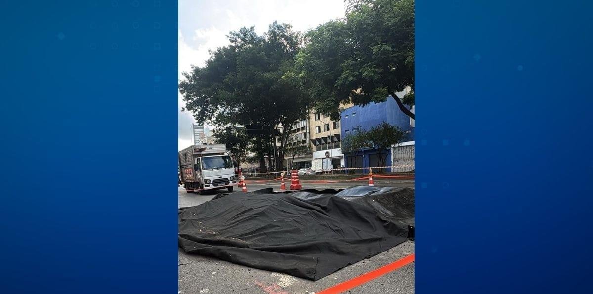 Explosão abre cratera na Rua da Consolação, no centro de São Paulo