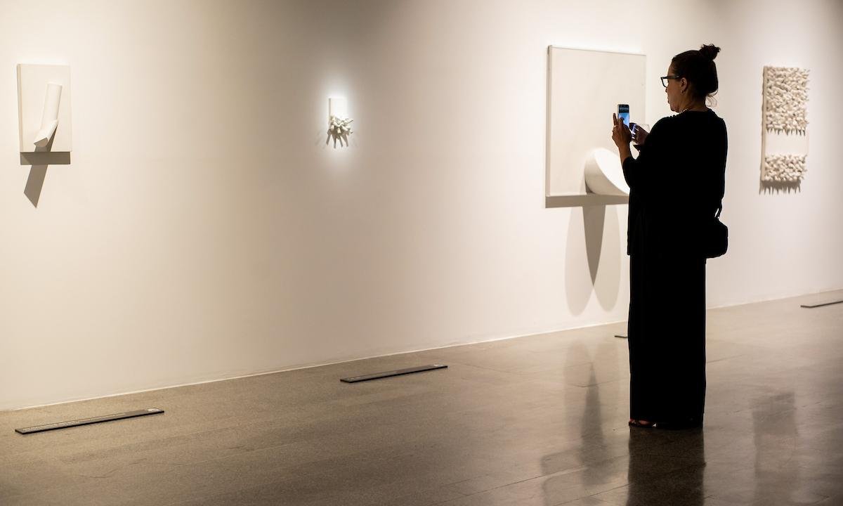 Sergio Camargo já realizou diversas obras para espaços públicos; veja