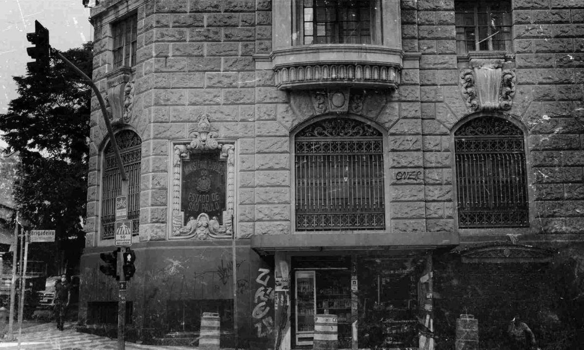 Esquema de fraude em planos de saúde tinha até carteirinha falsa