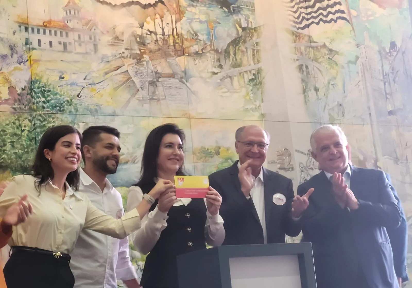 Simone Tebet, ministra de Lula, oficializa entrada no PSB para disputar cadeira ao Senado por São Paulo