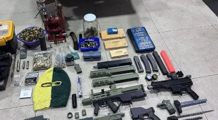 Suspeitos de vender armas feitas por impressão 3D são alvos da polícia; ação acontece em 11 estados