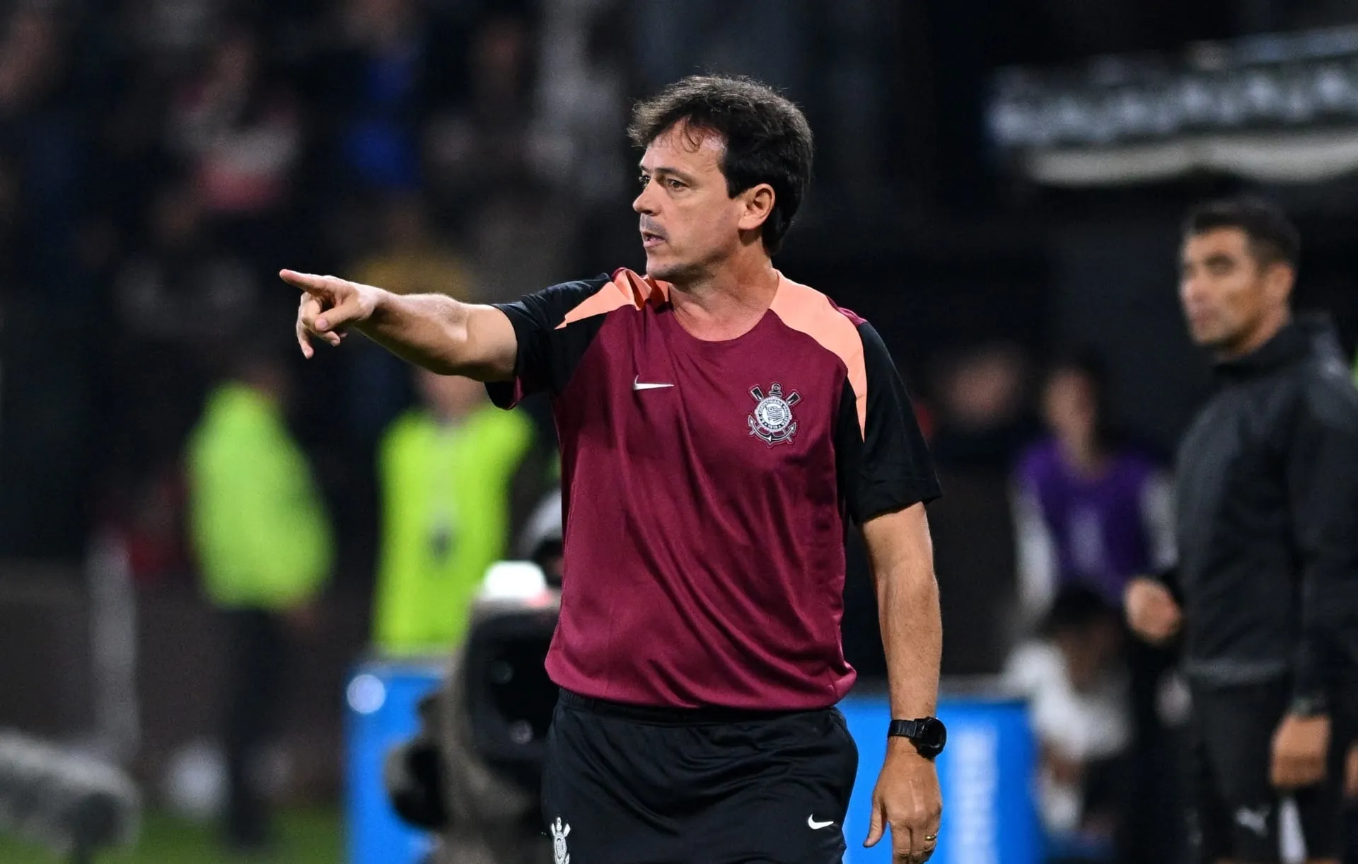 Diniz diz que Corinthians fez "pior jogo sob seu comando" ao entrar no Z4