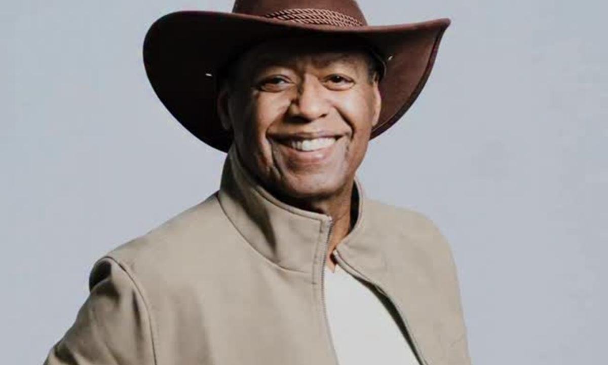 Quem era Ron Kenoly, ícone da música gospel que morreu aos 81 anos