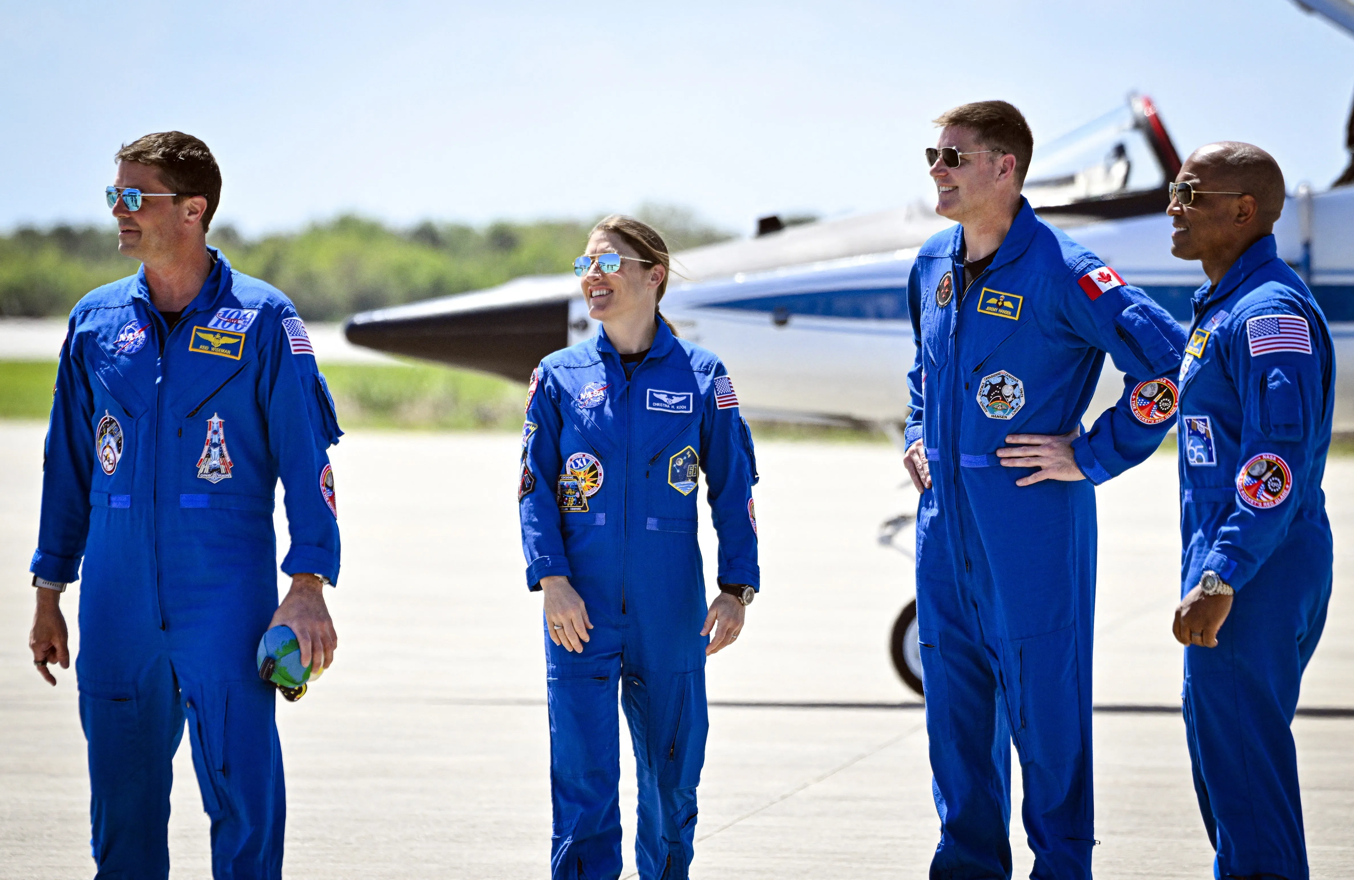 Rumo à Lua, astronautas chegam ao local de lançamento para missão do Artemis II: 'Estamos prontos'