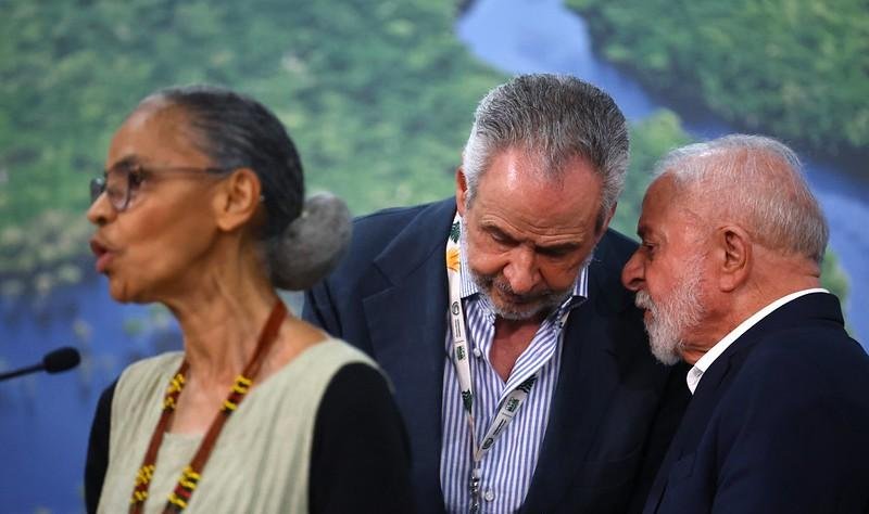 Sociedade civil cobra que ‘mapa do caminho’ para transição energética não seja 'mais um documento que junta poeira'