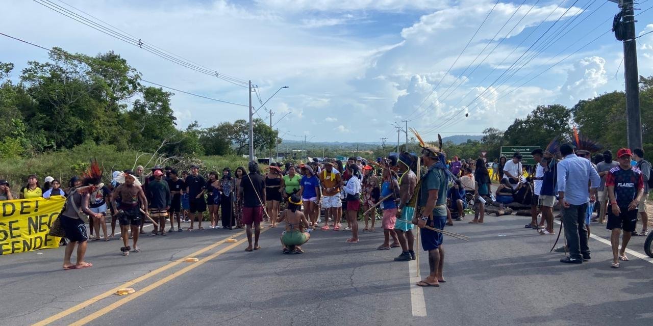Protesto indígena em Santarém bloqueia acesso ao aeroporto | G1