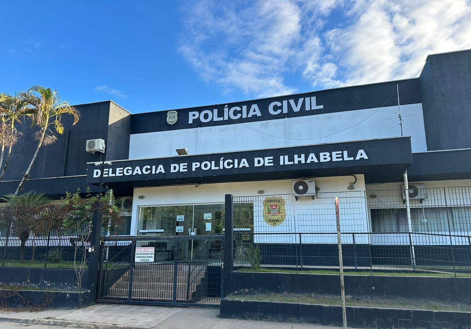 Mulher morre carbonizada após incêndio em casa, em Ilhabela | G1