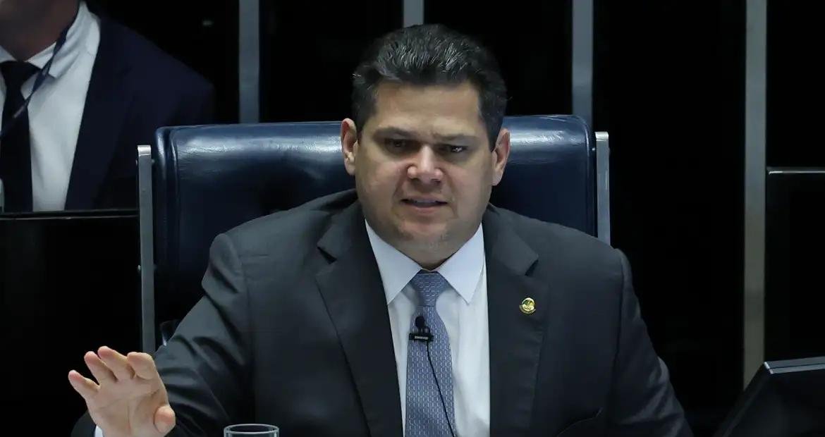 Alcolumbre quer pautar dosimetria o mais rápido possível no Senado