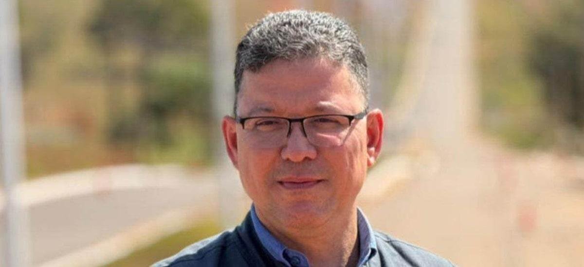 Governador troca União pelo PSD, abre mão de disputar Senado e impede vice de assumir cargo