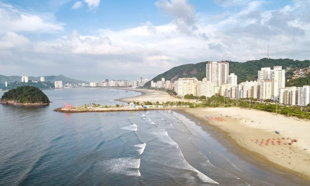 Litoral de SP tem 61 praias impróprias para banho no fim de semana