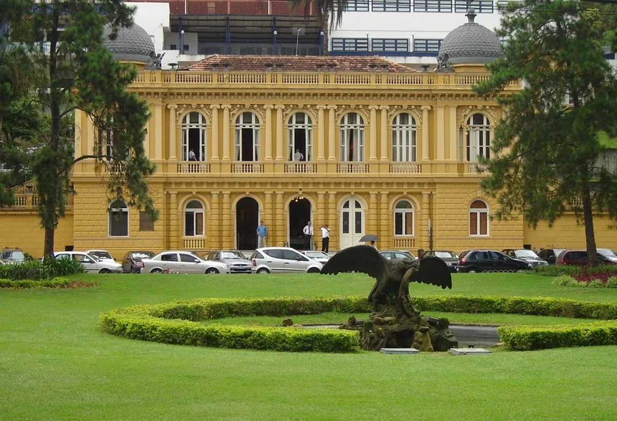 Audiência pública vai discutir preço dos combustíveis em Petrópolis