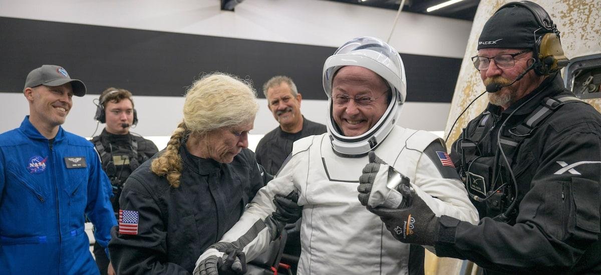 Astronauta da Nasa que passou mal em missão espacial fala pela 1ª vez após retorno emergencial