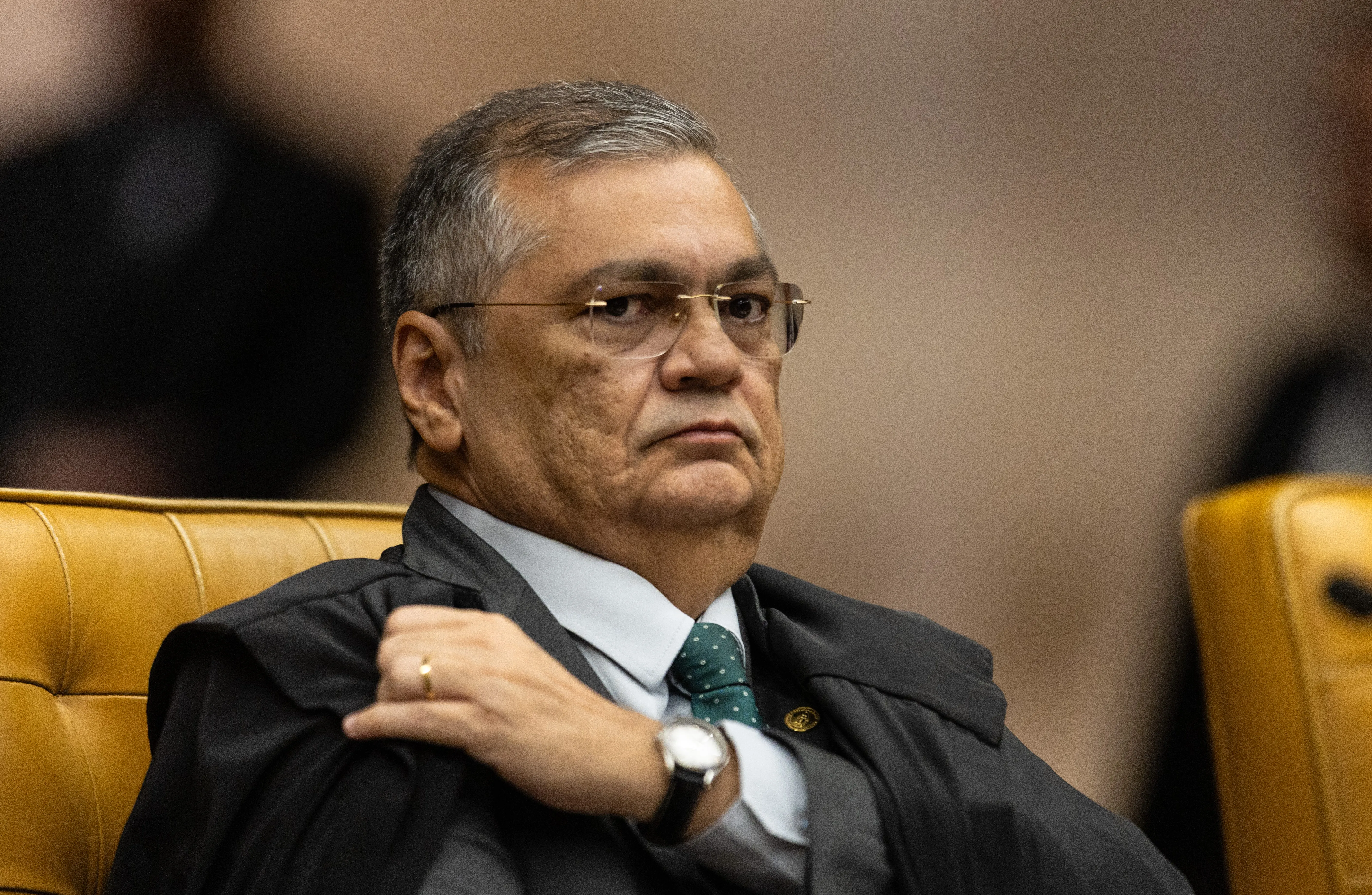 Dino manda PF ampliar investigações sobre emendas e pressiona Congresso, que reage