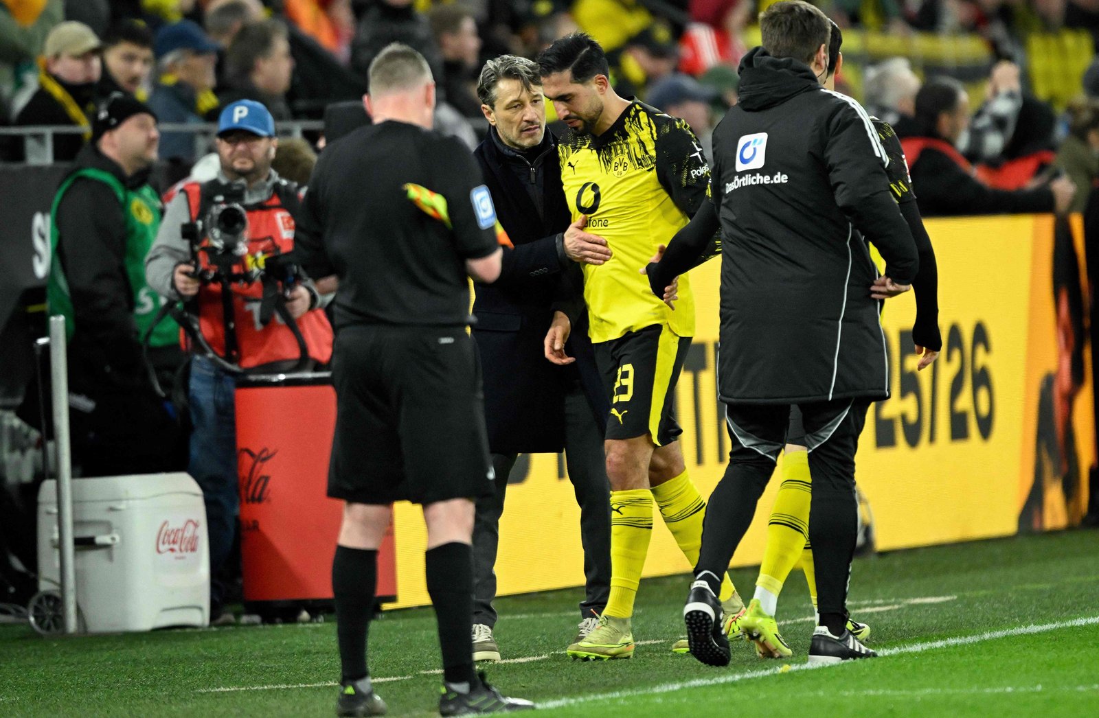 Com ruptura de ligamento do joelho esquerdo, Emre Can vai desfalcar Dortmund 'por vários meses', informa o clube