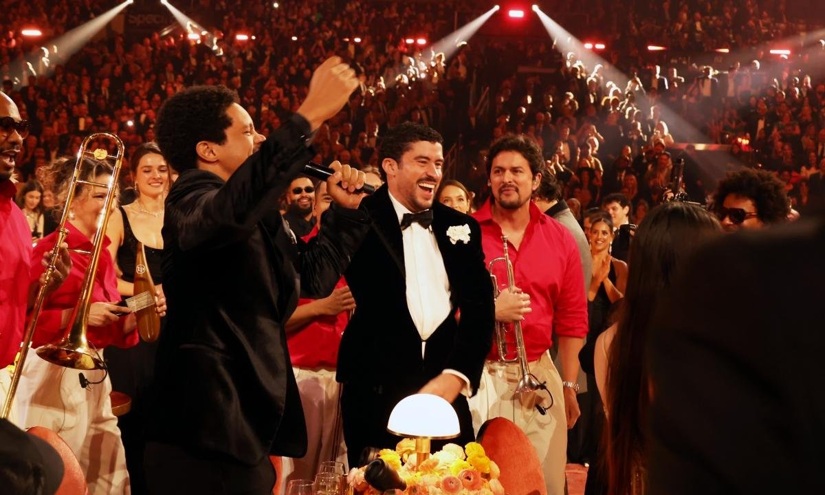 Grammy 2026 vira palco político, provoca Trump e domina debate global