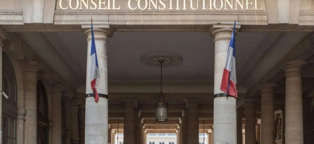 França: Conselho Constitucional derruba a proibição de redes sociais para menores de 15 anos