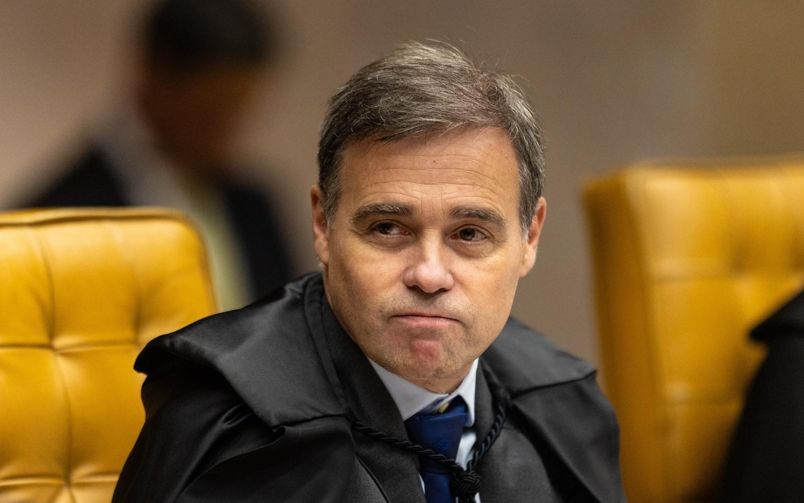 Mendonça decide que Vorcaro pode viajar a Brasília para depor em CPI, mas veta uso de voo particular