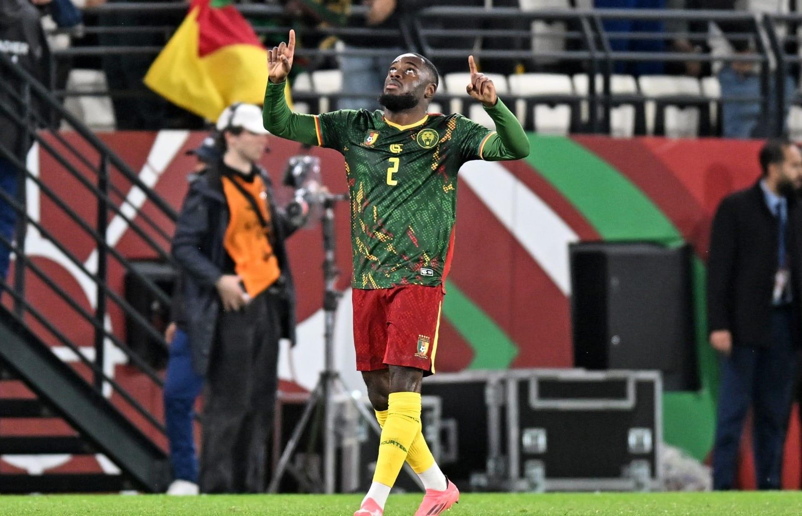 Camarões confirma favoritismo, vence a África do Sul e vai às quartas