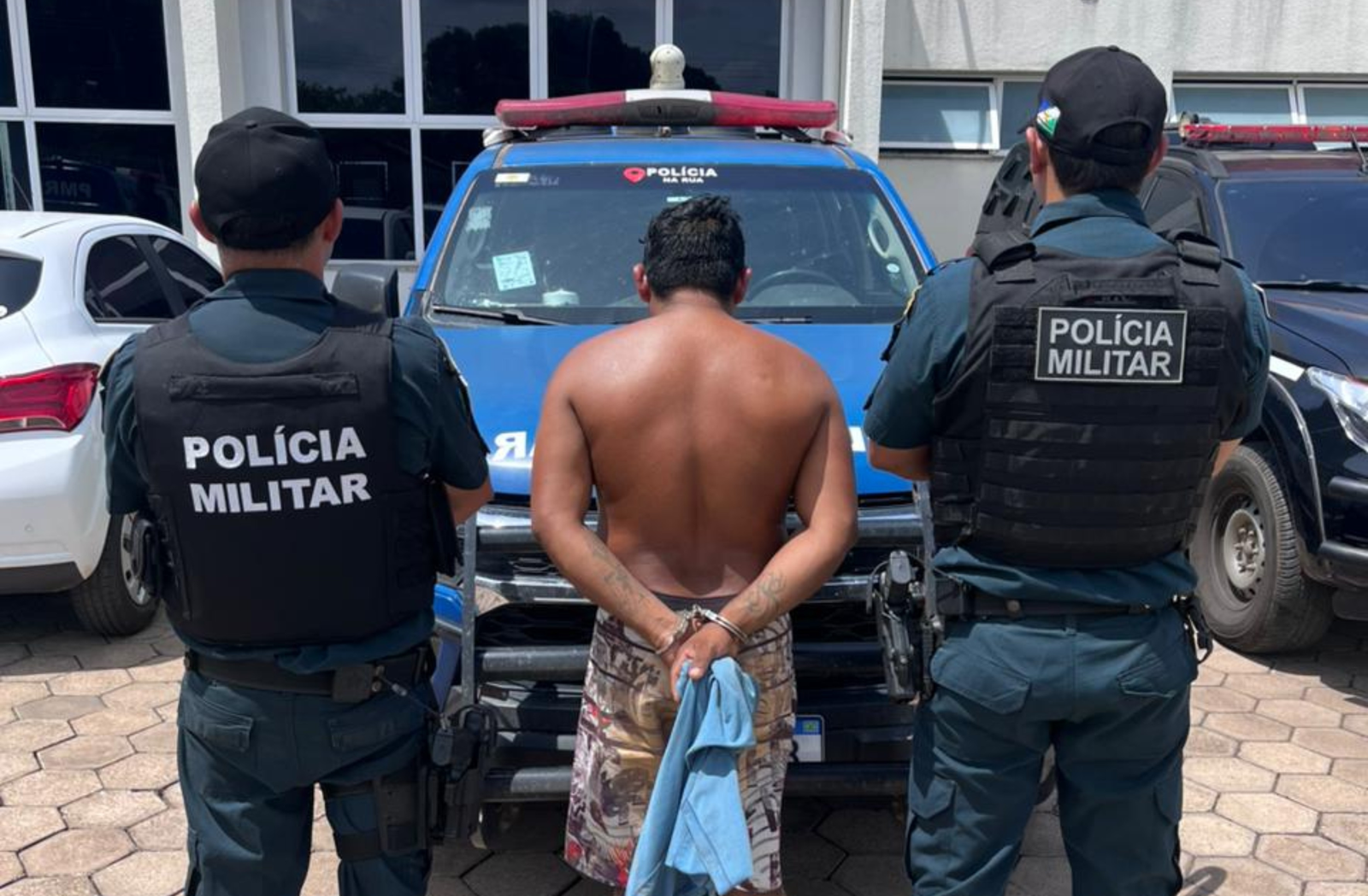 Homem é preso após tentar agredir esposa com pedaço de madeira em RR | G1