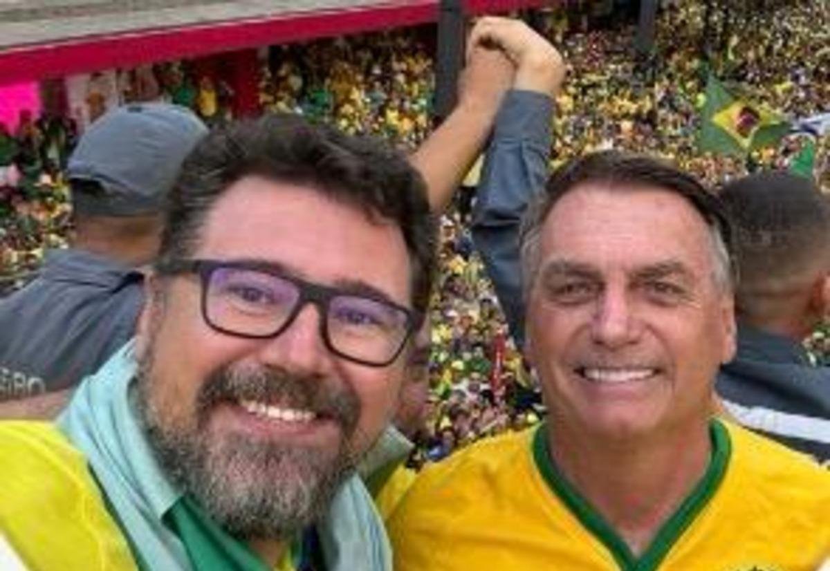 Bolsonaro revela candidato ao Senado em carta a Michelle