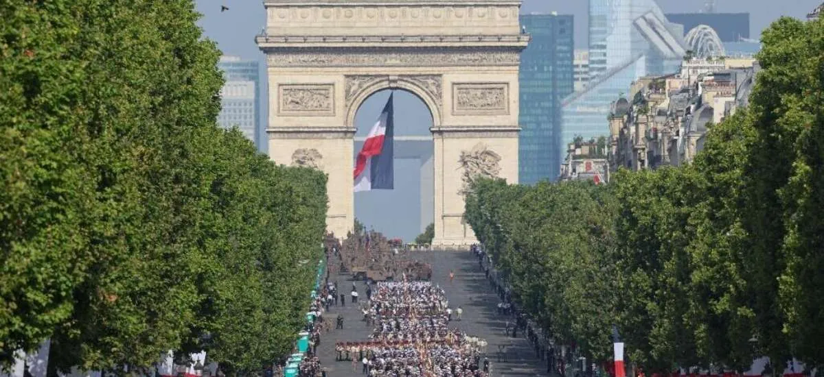 Paris celebra 14 de Julho entre demonstração militar, apoio à Ucrânia e memória das vítimas de Nice
