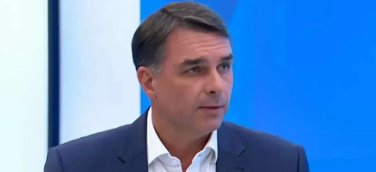 "Se ele quiser exercer algum cargo no meu governo, é óbvio que ele vai exercer": Flávio fala sobre Jair Bolsonaro