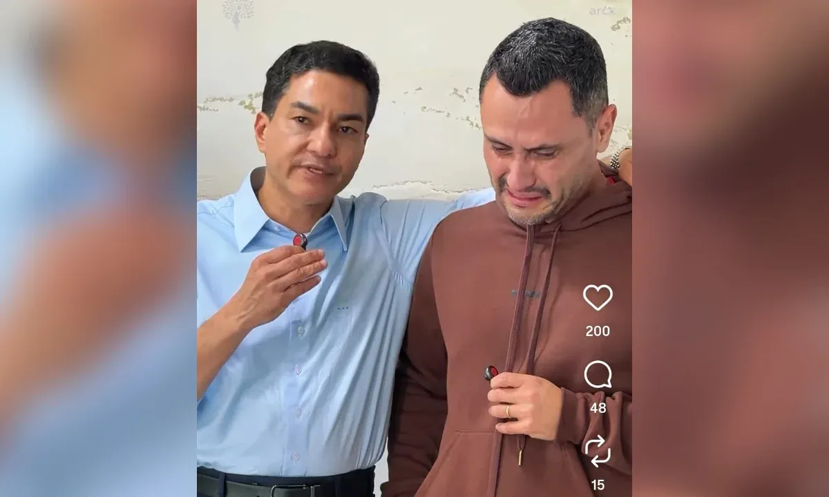 Cleitinho desiste de disputar governo de Minas e chora em anúncio