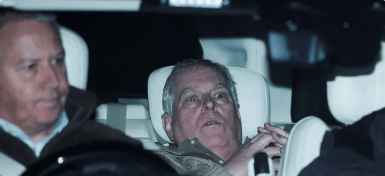 Ex-príncipe Andrew é solto após prisão na Inglaterra