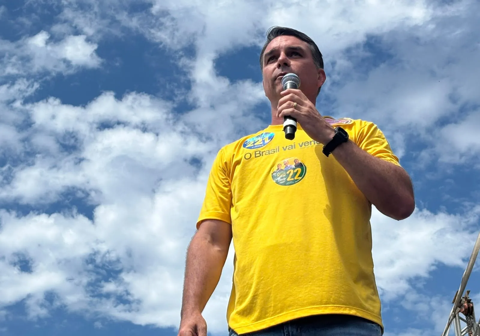 Depois de Lula, Flávio Bolsonaro diz ser prejudicado pela Meta e pede para TSE proibir impulsionamento de posts negativos