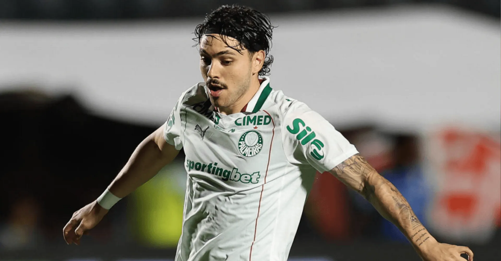 Em nota oficial, Flamengo esquenta polêmica com Palmeiras sobre arbitragem