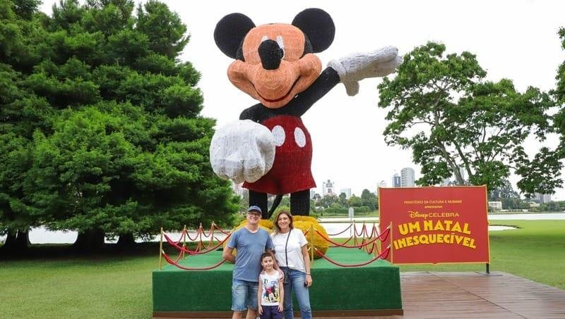 Natal de Curitiba 2025 bate recorde e movimenta R$ 722 milhões