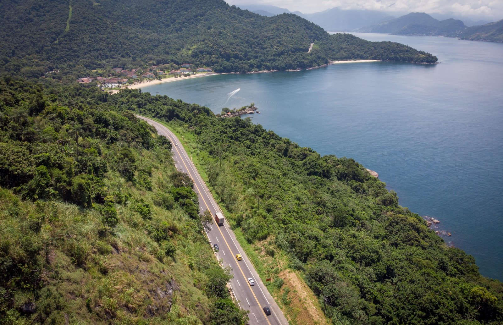 Chuvas no RJ: Rio-Santos pode sofrer interdição preventiva em caso de risco de deslizamentos, alerta concessionária