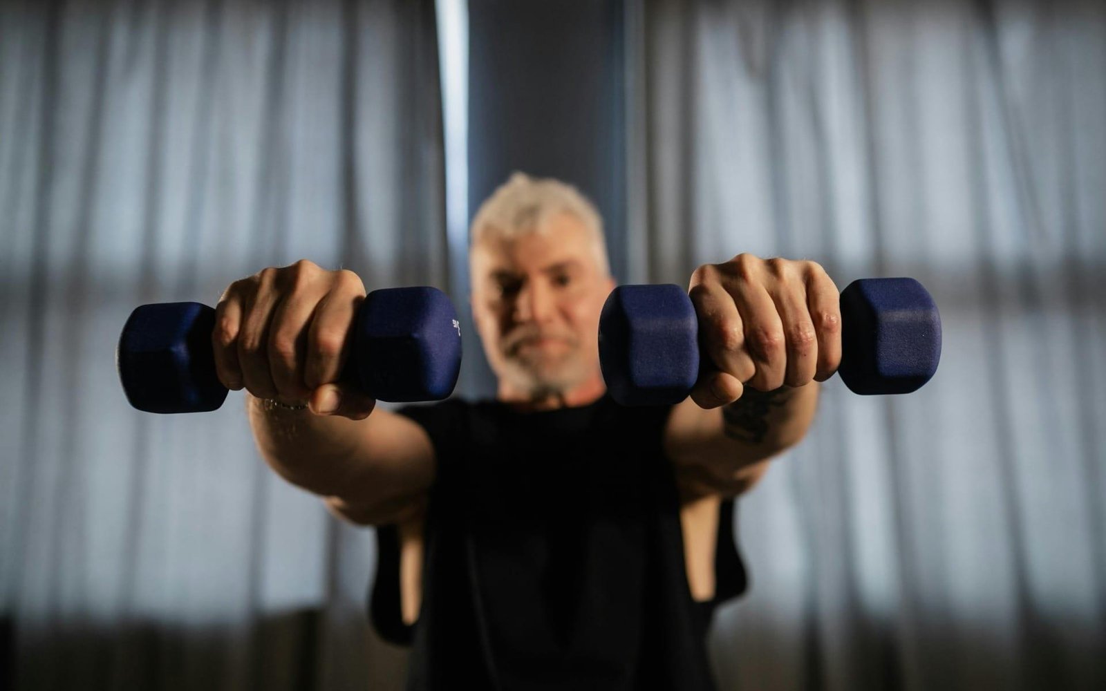 O erro silencioso que acelera a perda de força após os 60