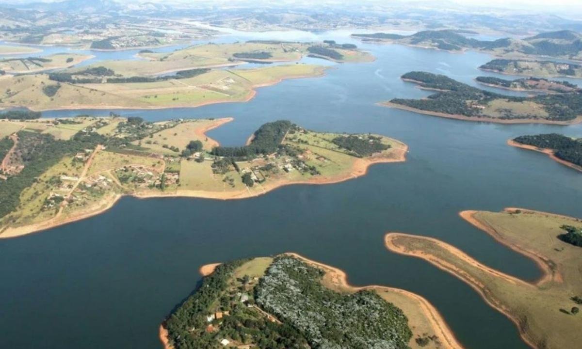 Cantareira tem respiro no mês e Sabesp pode tirar mais água em março