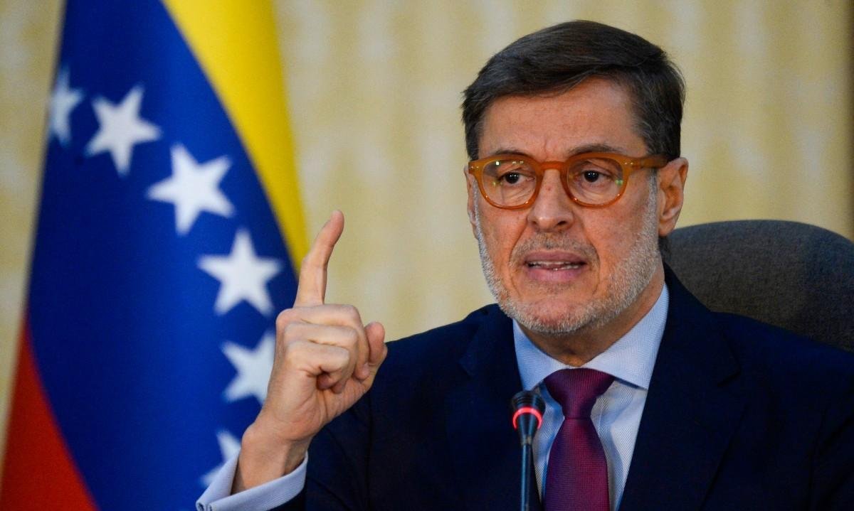 Presidente interina da Venezuela nomeia representante nos EUA